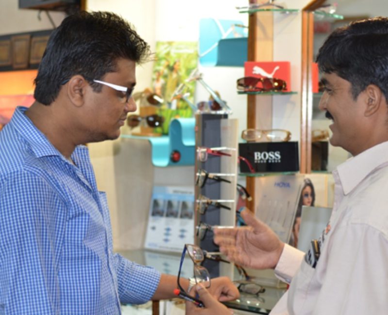 spectacle dispensing