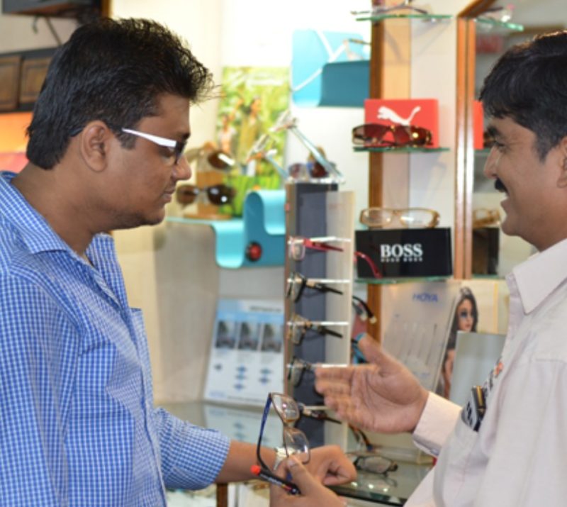 spectacle dispensing